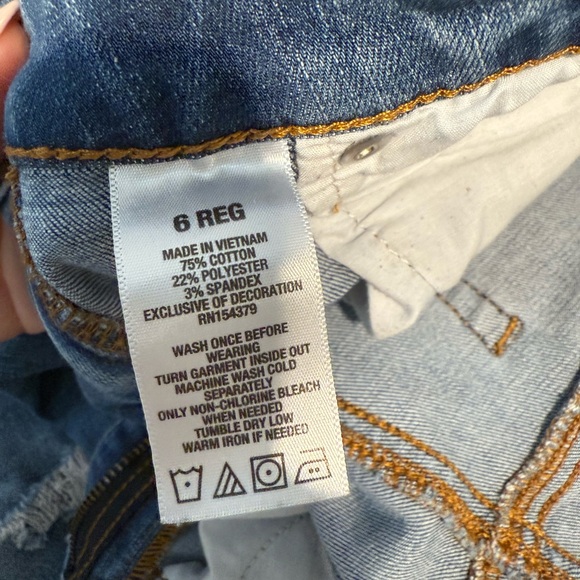 Aeropostale High Rise Ripped Jeans - Picture 4 of 4